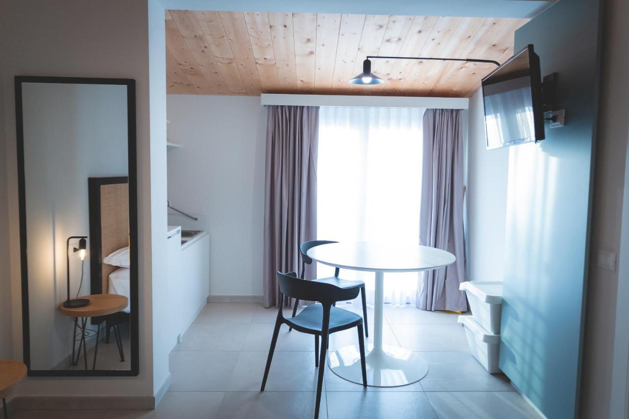 Via Siena 4 - Suites & Rooms Marina di Cecina Esterno foto