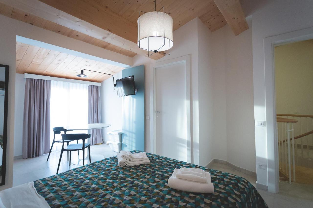 Via Siena 4 - Suites & Rooms Marina di Cecina Esterno foto