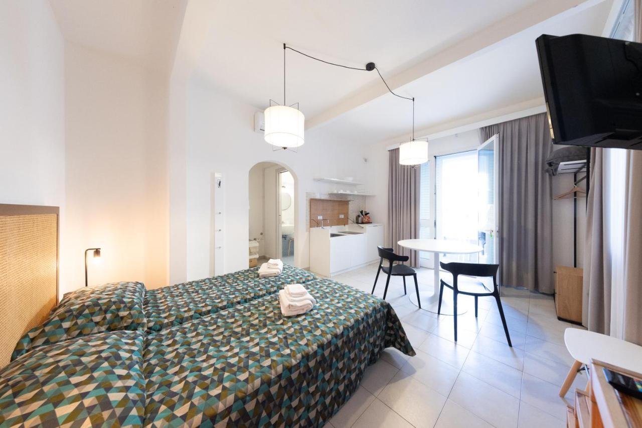 Via Siena 4 - Suites & Rooms Marina di Cecina Esterno foto