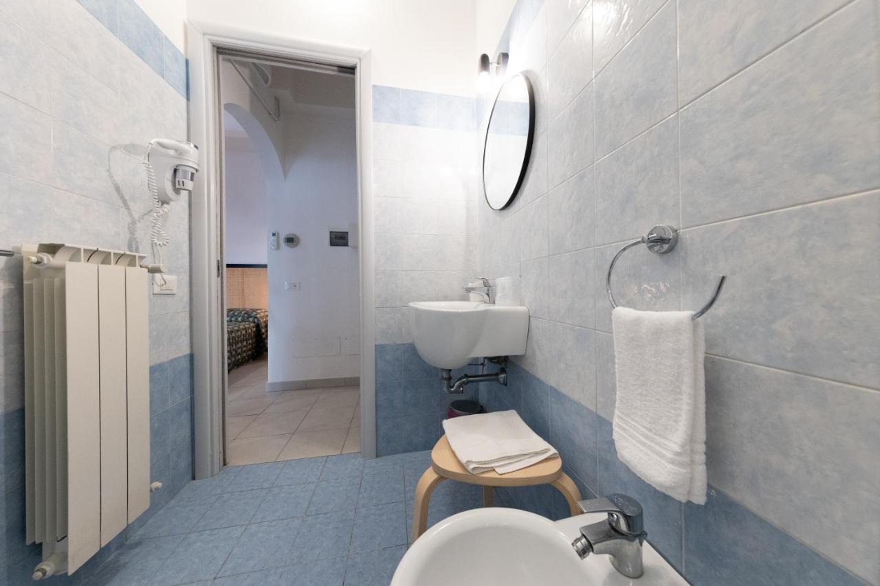 Via Siena 4 - Suites & Rooms Marina di Cecina Esterno foto