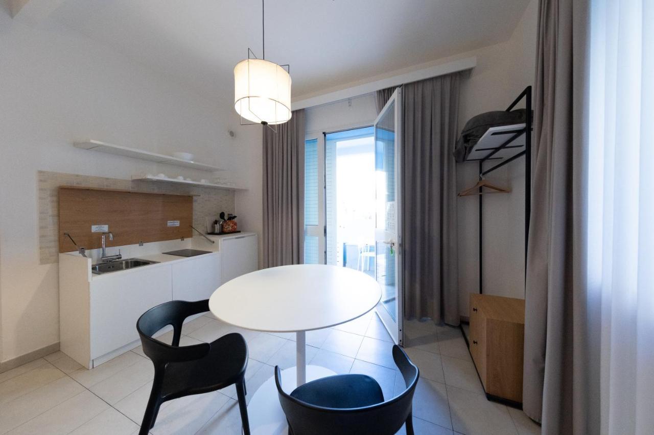 Via Siena 4 - Suites & Rooms Marina di Cecina Esterno foto